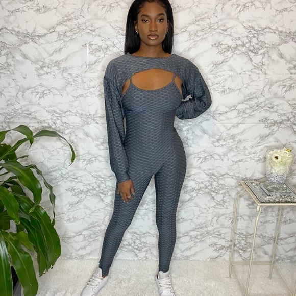 2 peice Tictok jumpsuit- Small and Medium sold out in black and grey - Picture 2 of 5